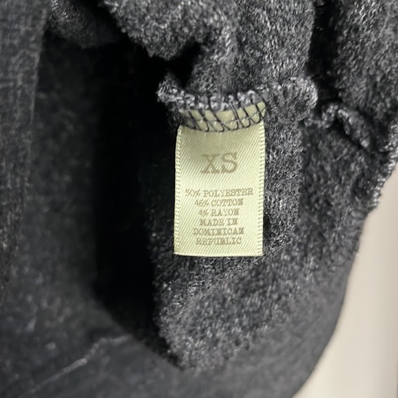 The Escape Movement lightweight hoodie - Picture 4 of 4